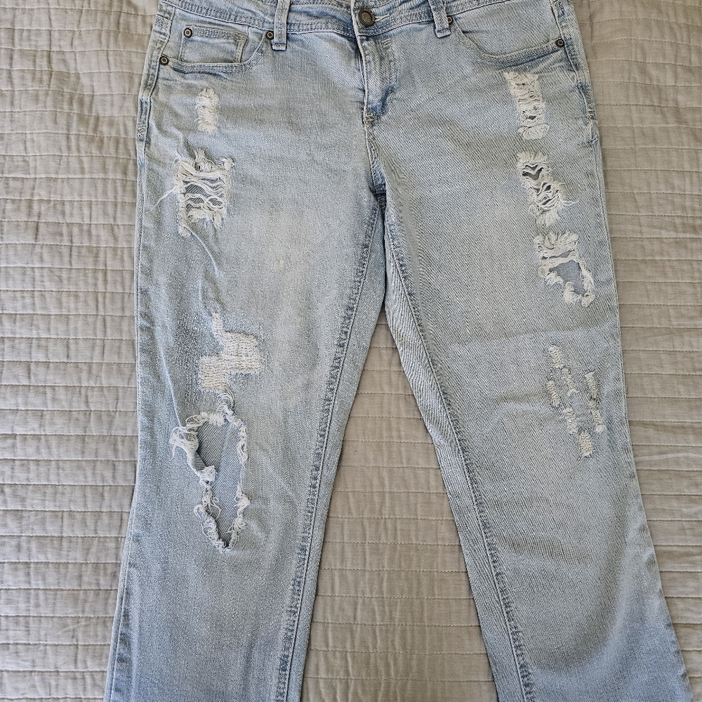 Hot Kiss Juniors Distressed Jeans, Size 11.